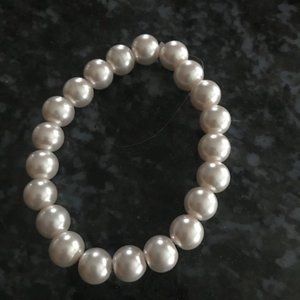 Pearl bracelet